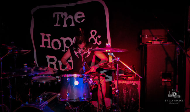 Grave Lines @ The Hope & Ruin, Brighton, 3rd November 2022 - Photo by Nessie Spencer